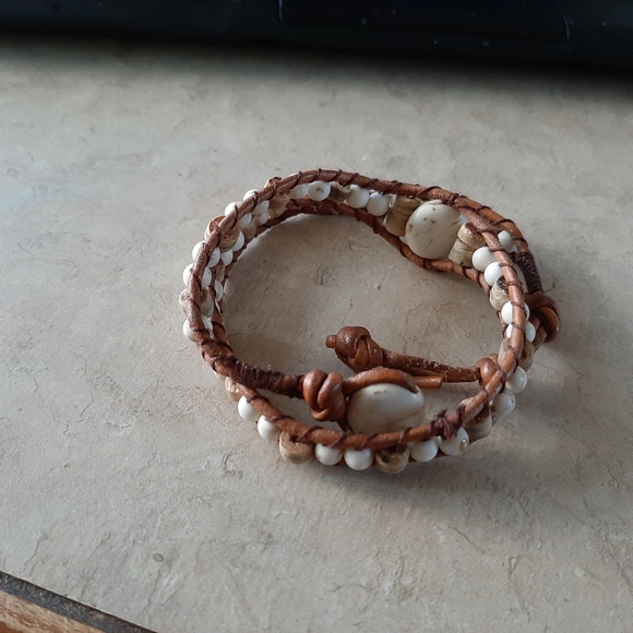 Buffalo turquoise and leather wrap bracelet - Picture 3 of 4